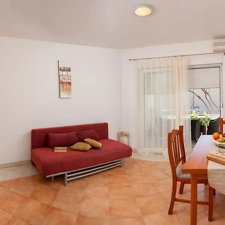 Apartment House Marta