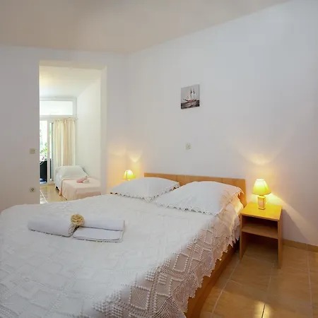 公寓 House Marta 巴什卡沃达